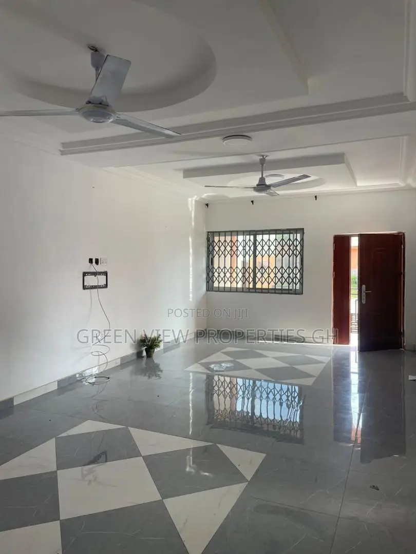 2bdrm Apartment in West Hills Mall Area for rent