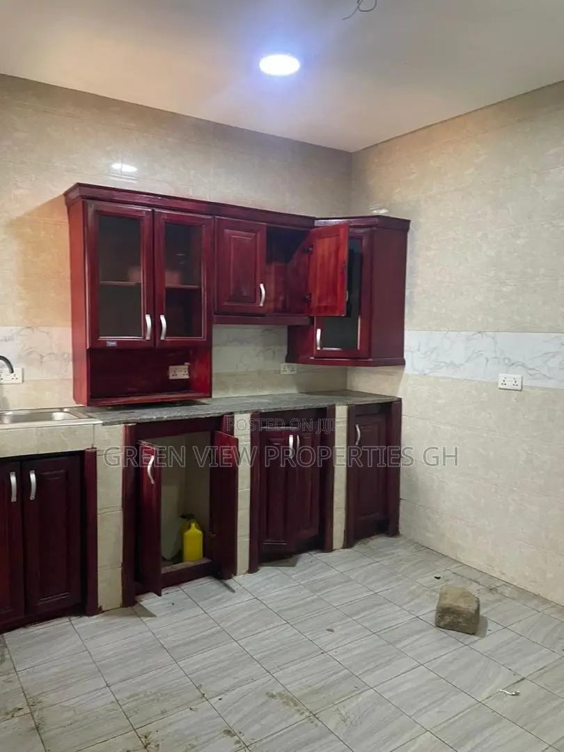 2bdrm Apartment in West Hills Mall Area for rent