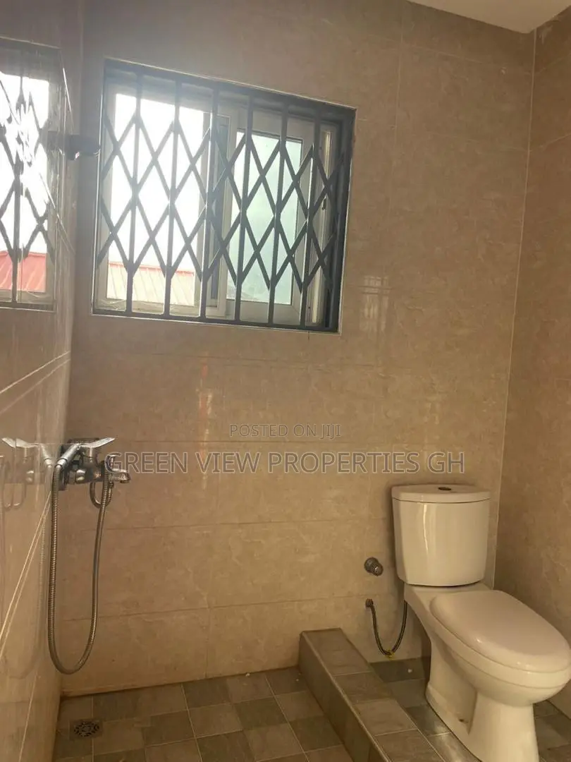 2bdrm Apartment in West Hills Mall Area for rent