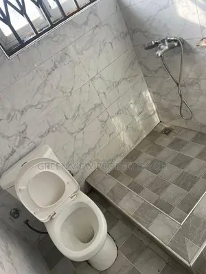 2bdrm Apartment in West Hills Mall Area for rent