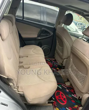 Toyota RAV4 2011 Silver