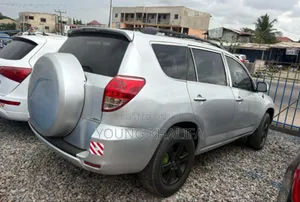Toyota RAV4 2011 Silver