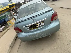 Toyota Belta 2010 Green