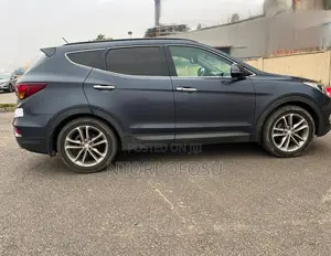 Hyundai Santa Fe 2017 Blue