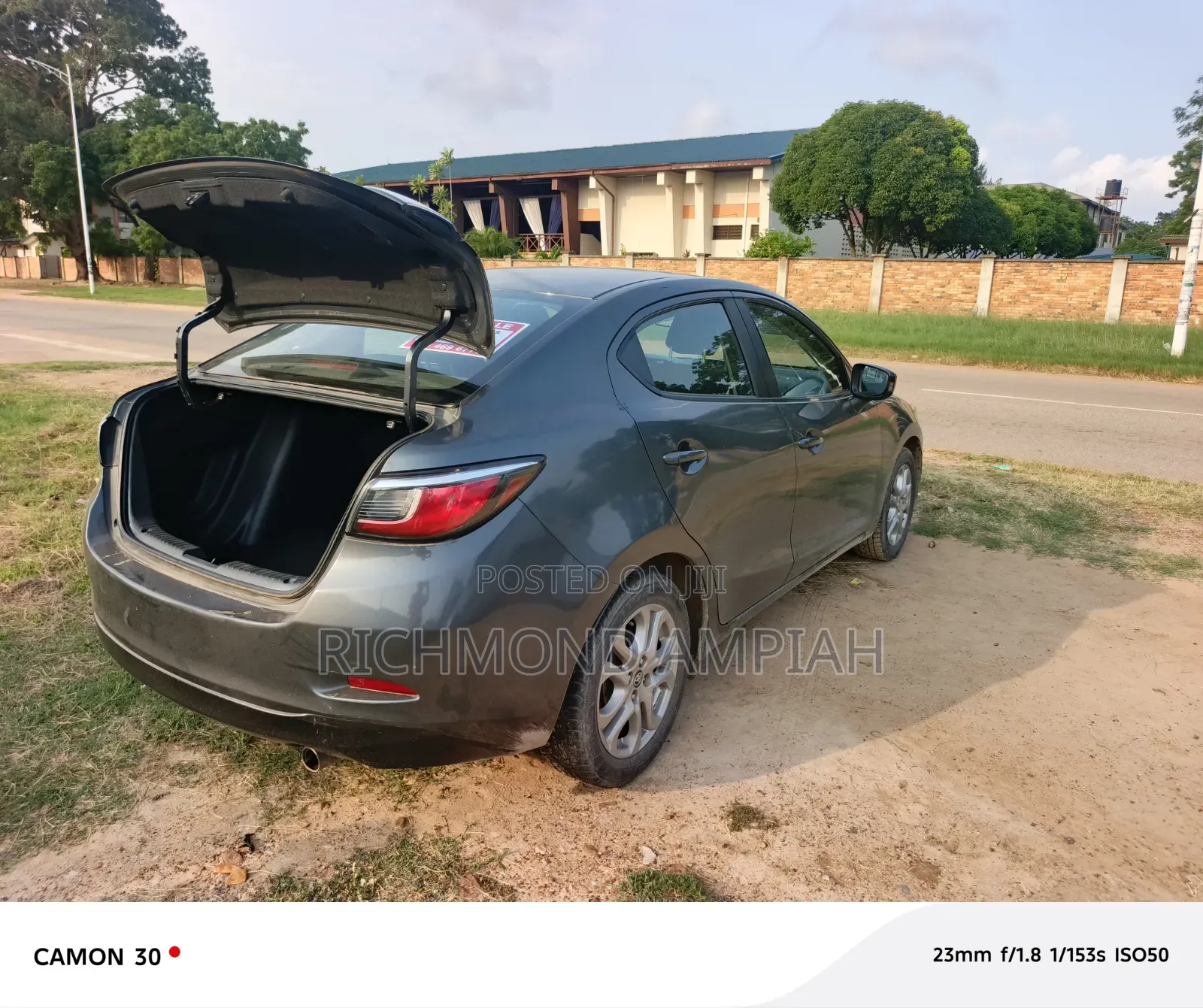 Toyota Yaris 2017 Gray