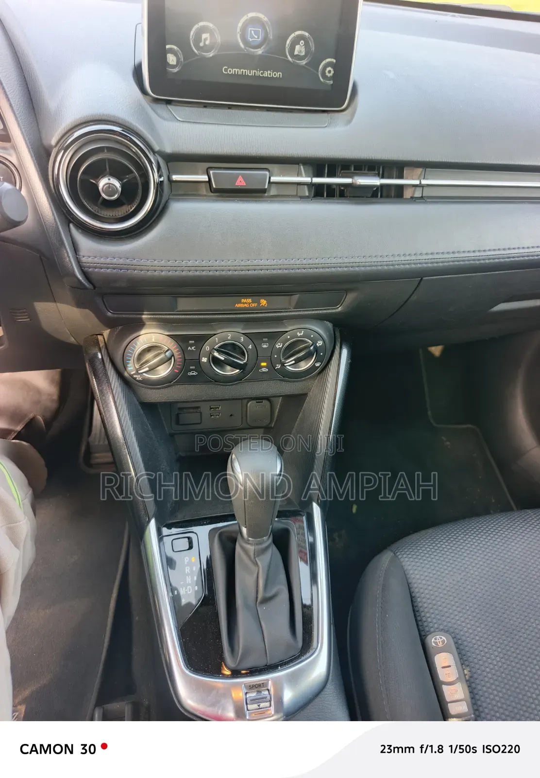 Toyota Yaris 2017 Gray