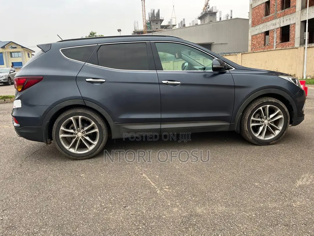 Hyundai Santa Fe 2017 Blue