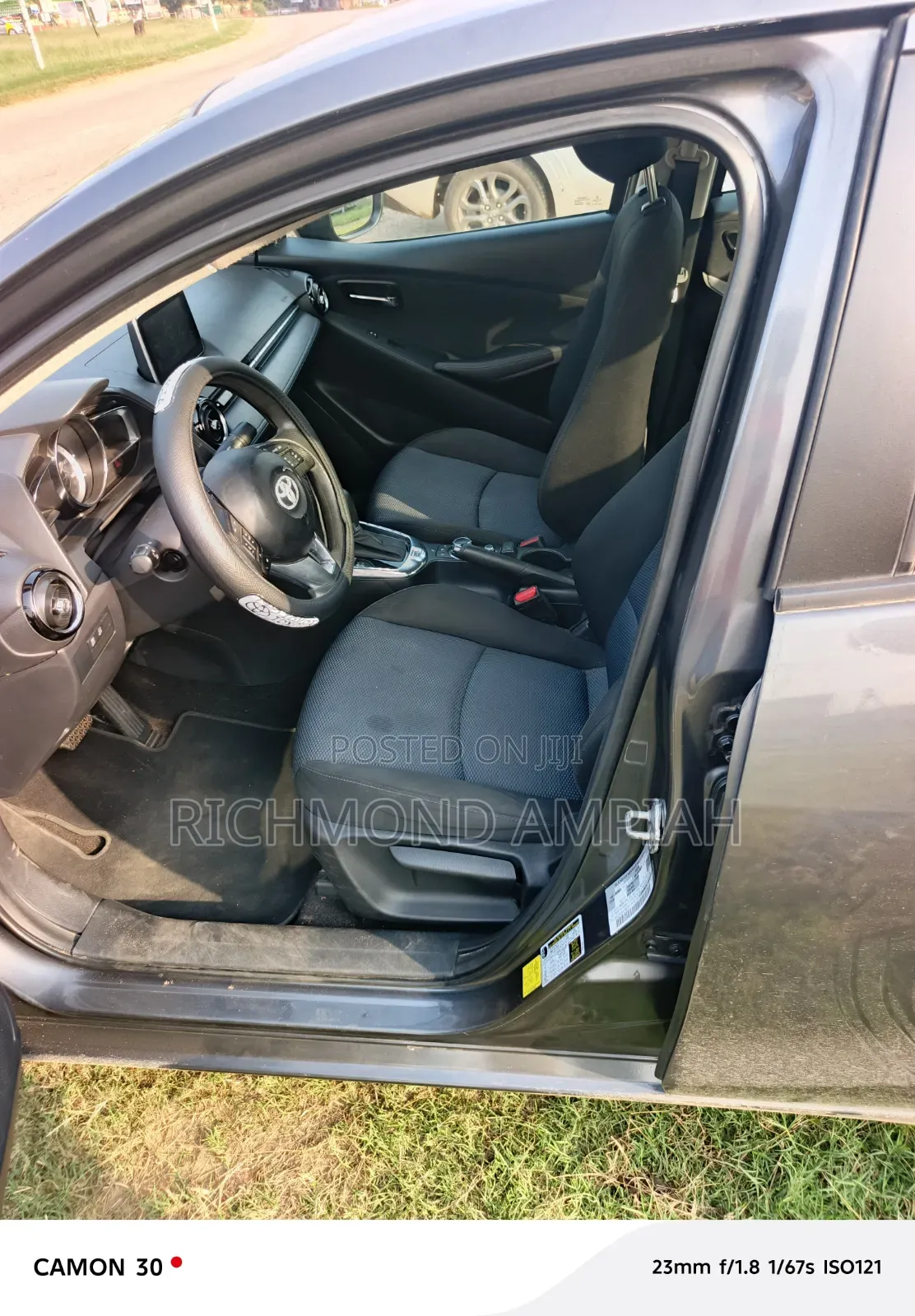 Toyota Yaris 2017 Gray