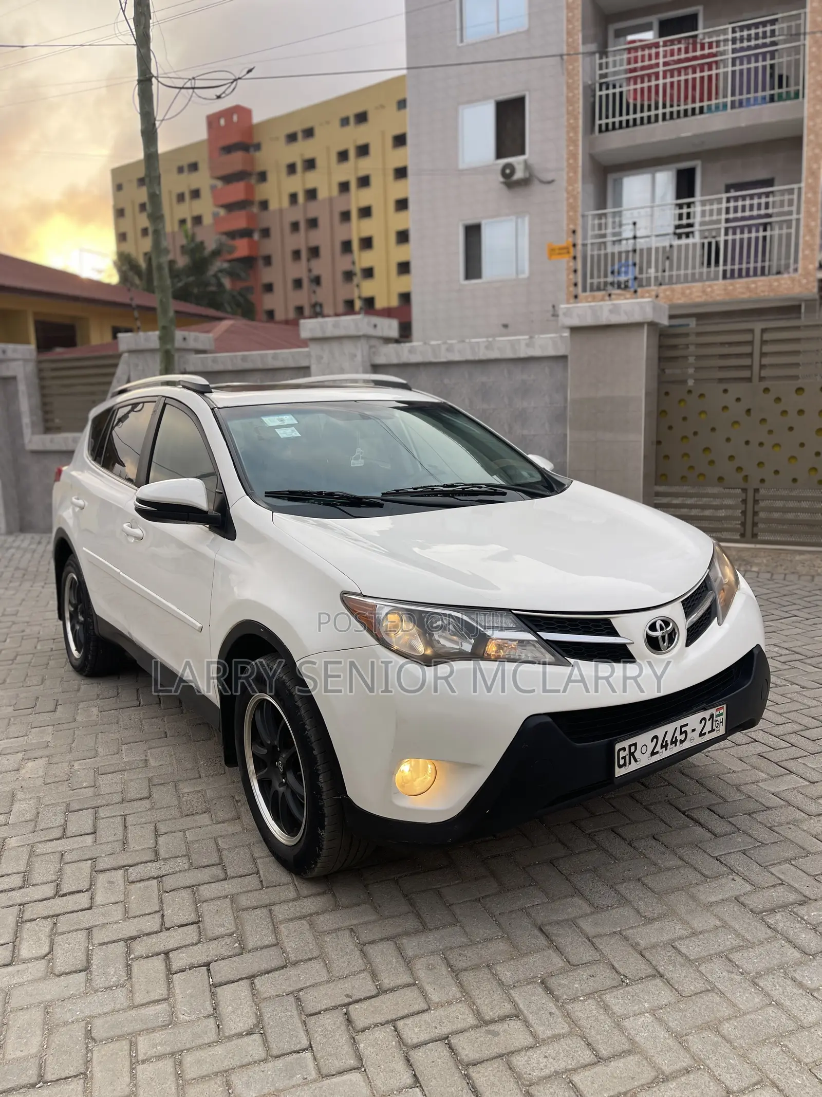 Toyota RAV4 Limited AWD (2.5L 4cyl 6A) 2016 White