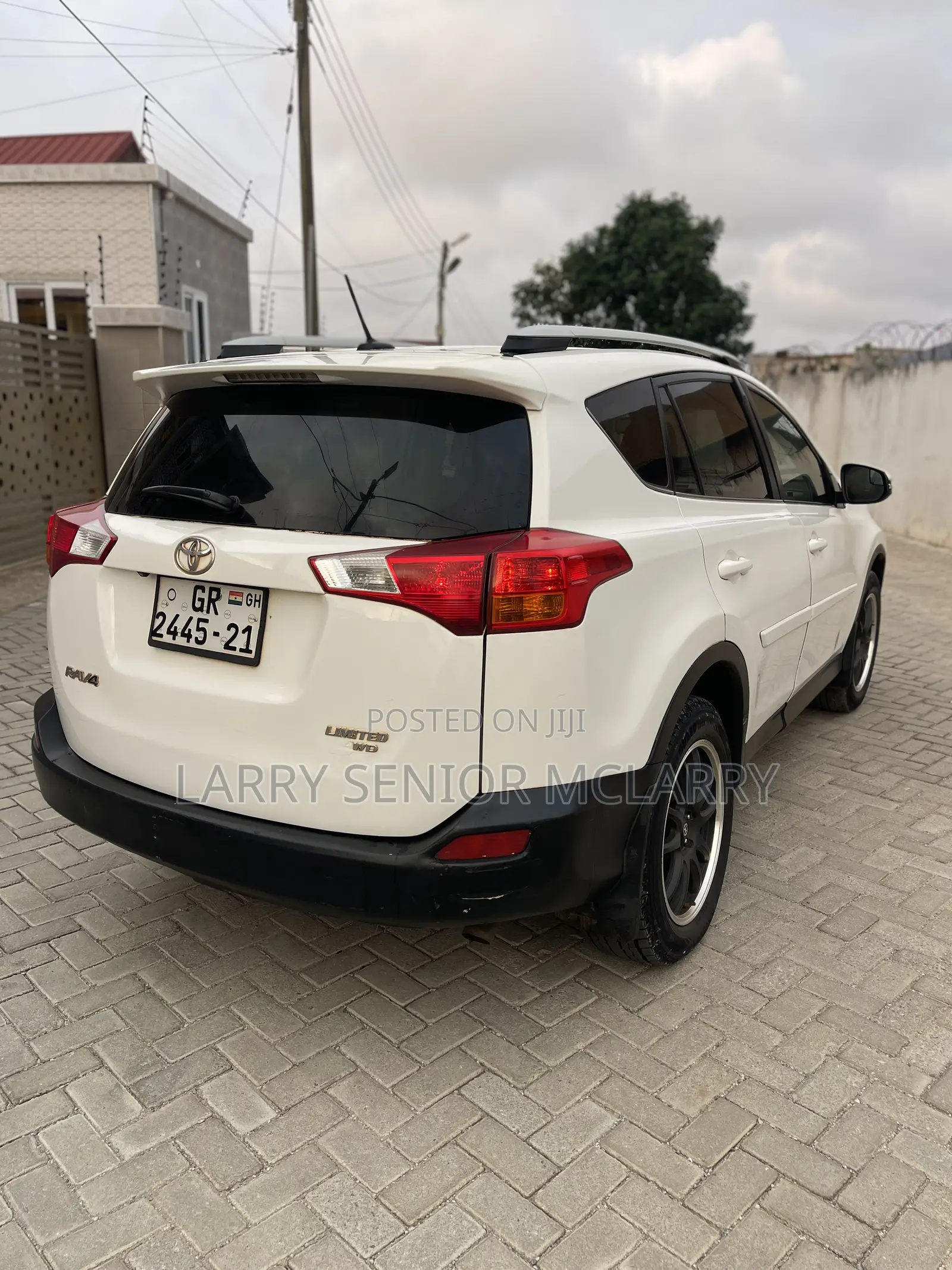 Toyota RAV4 Limited AWD (2.5L 4cyl 6A) 2016 White