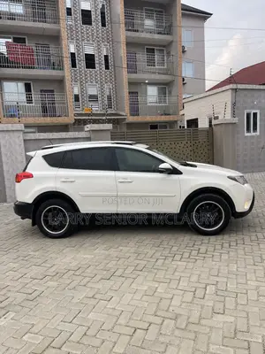 Toyota RAV4 Limited AWD (2.5L 4cyl 6A) 2016 White