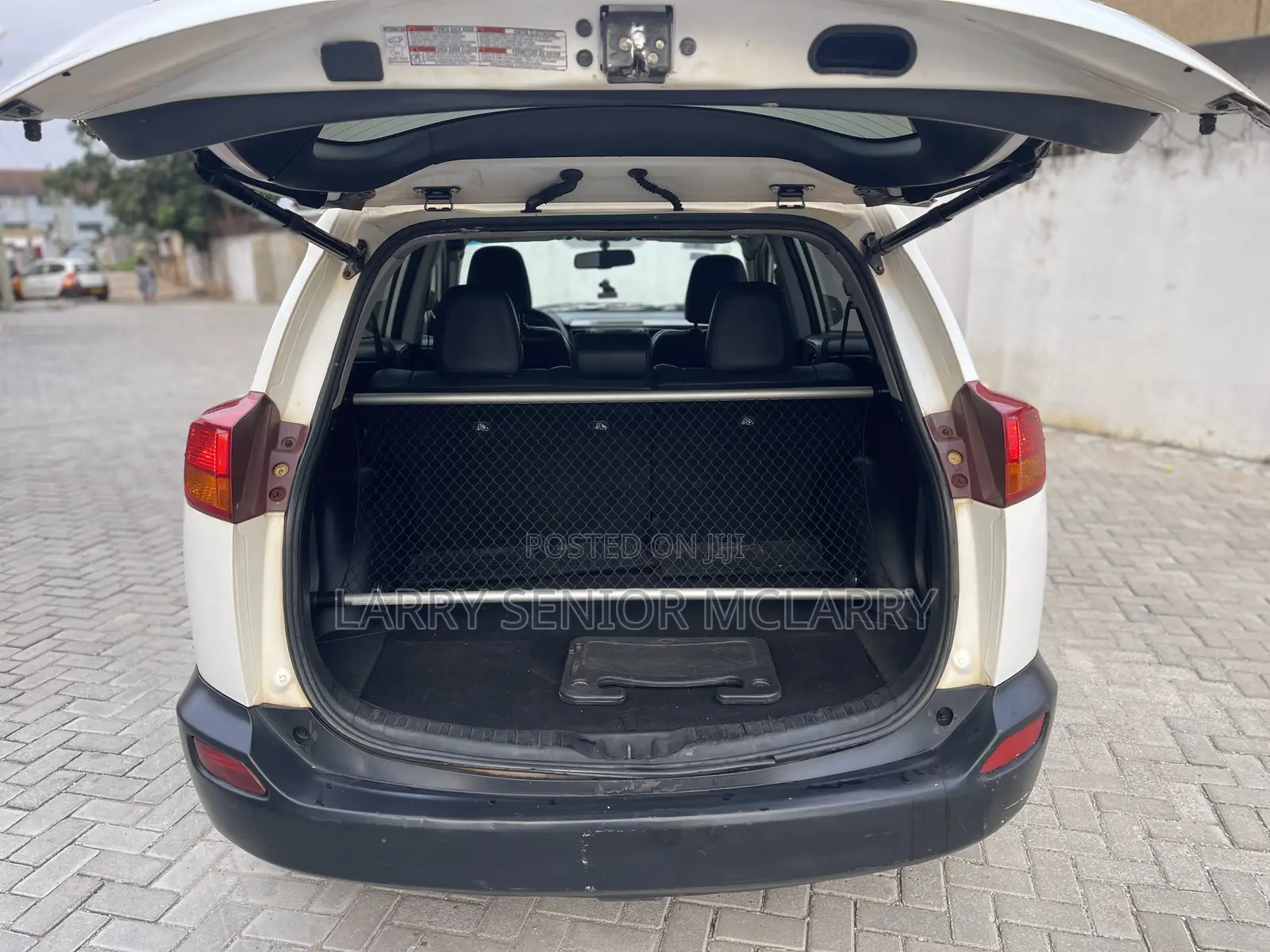 Toyota RAV4 Limited AWD (2.5L 4cyl 6A) 2016 White