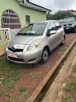 Toyota Vitz 2010 Gray