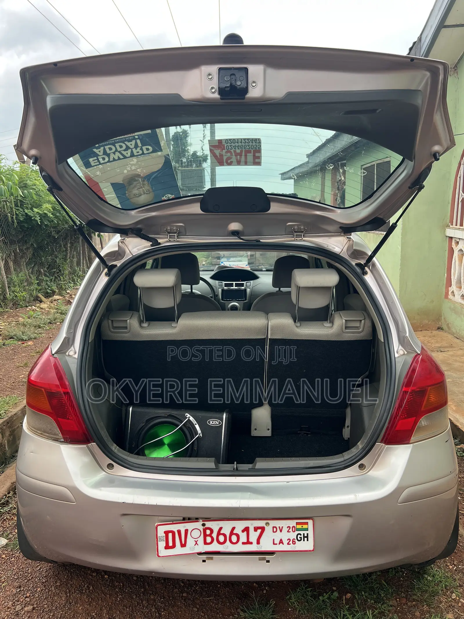 Toyota Vitz 2010 Gray