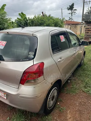 Toyota Vitz 2010 Gray