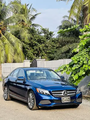 Mercedes-Benz C300 2017 Blue