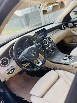 Mercedes-Benz C300 2017 Blue