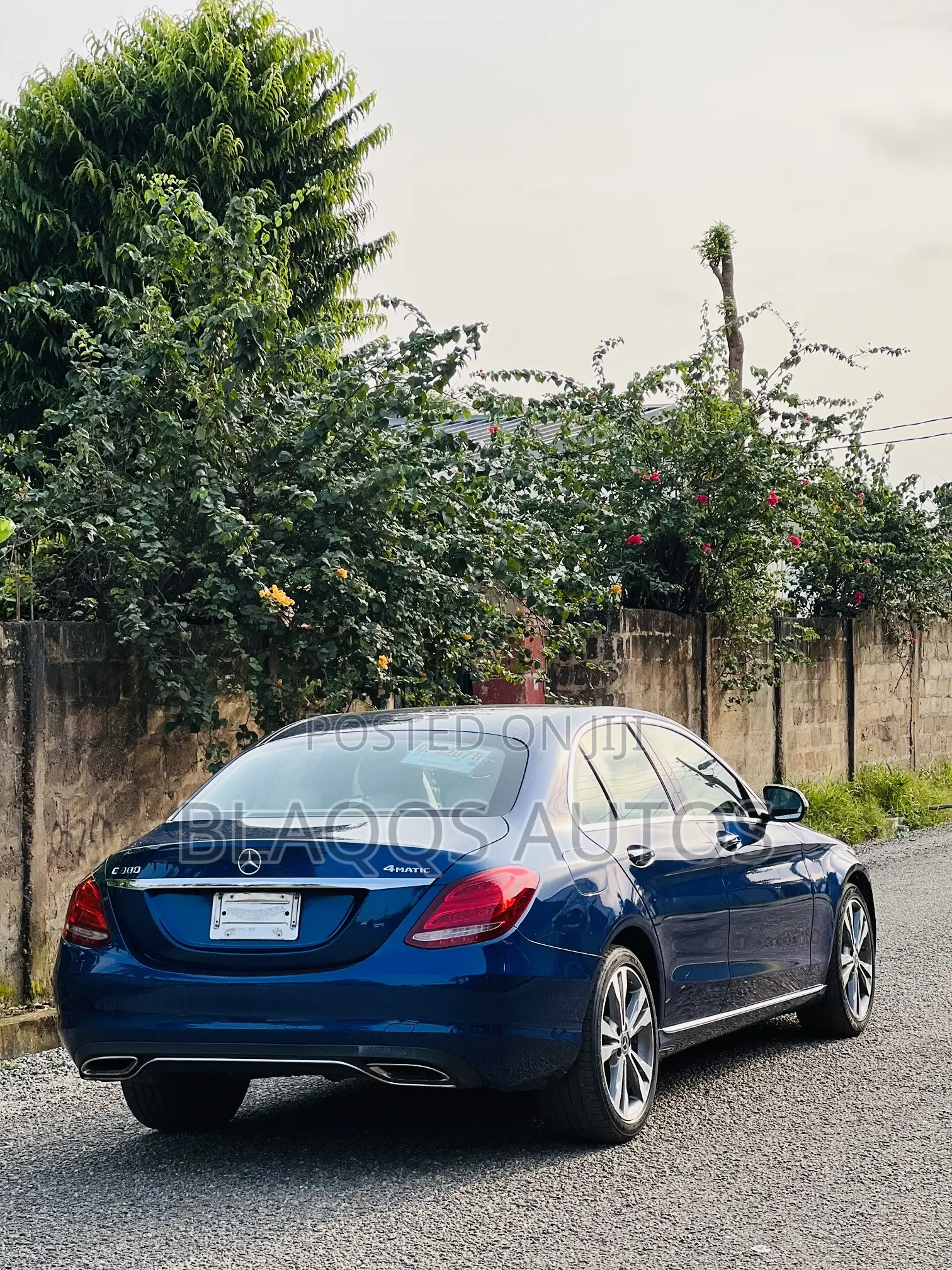 Mercedes-Benz C300 2017 Blue