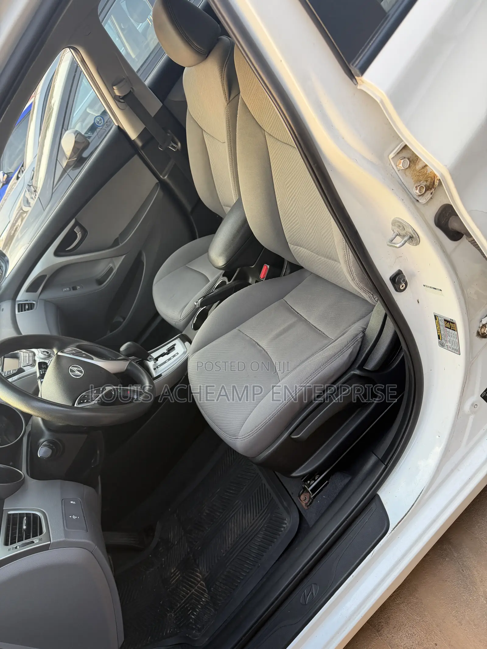 Hyundai Elantra 2012 White