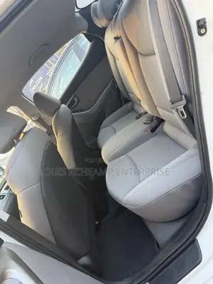 Hyundai Elantra 2012 White
