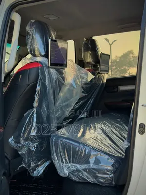 Toyota Hilux 2025 White