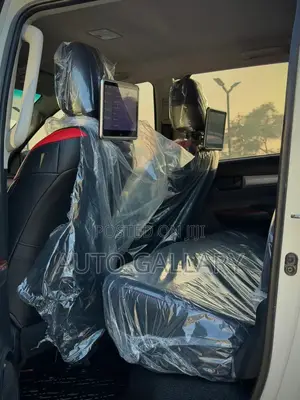 Toyota Hilux 2025 White