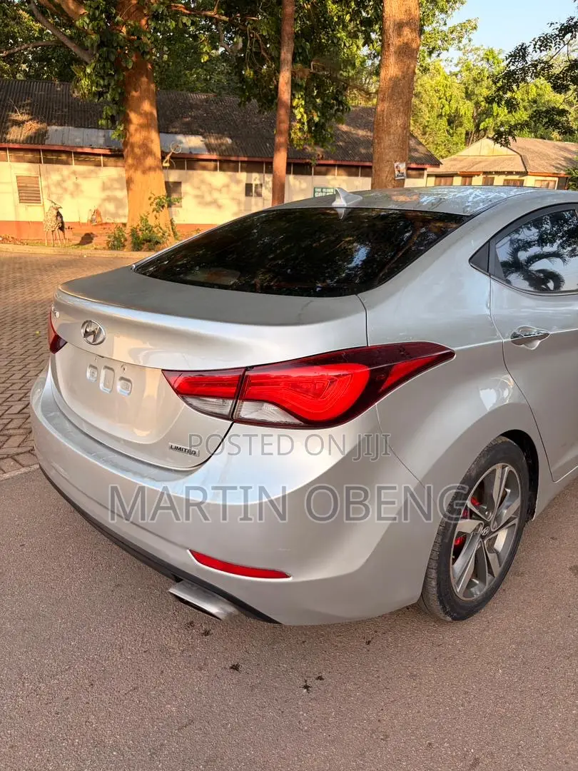 Hyundai Elantra Limited 4dr Sedan (1.8L 4cyl 6A) 2014 Silver
