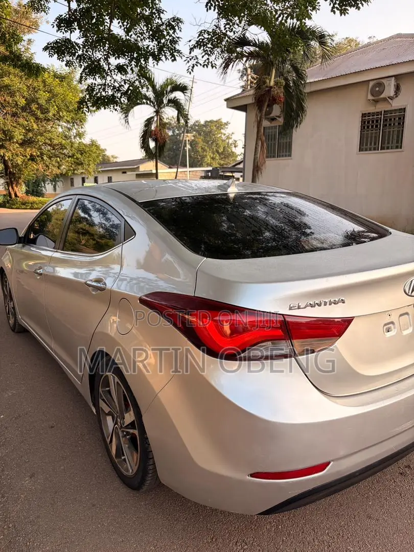 Hyundai Elantra Limited 4dr Sedan (1.8L 4cyl 6A) 2014 Silver