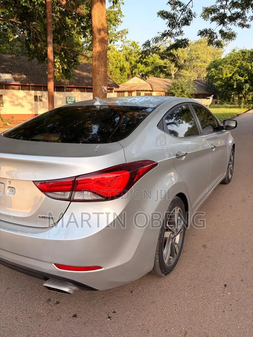 Hyundai Elantra Limited 4dr Sedan (1.8L 4cyl 6A) 2014 Silver