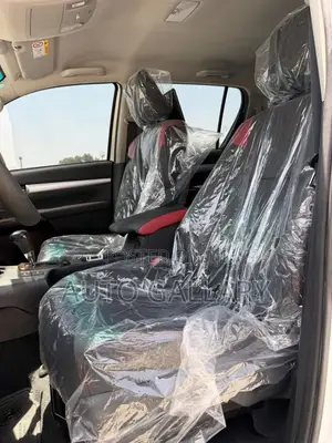 Toyota Hilux 2025 White