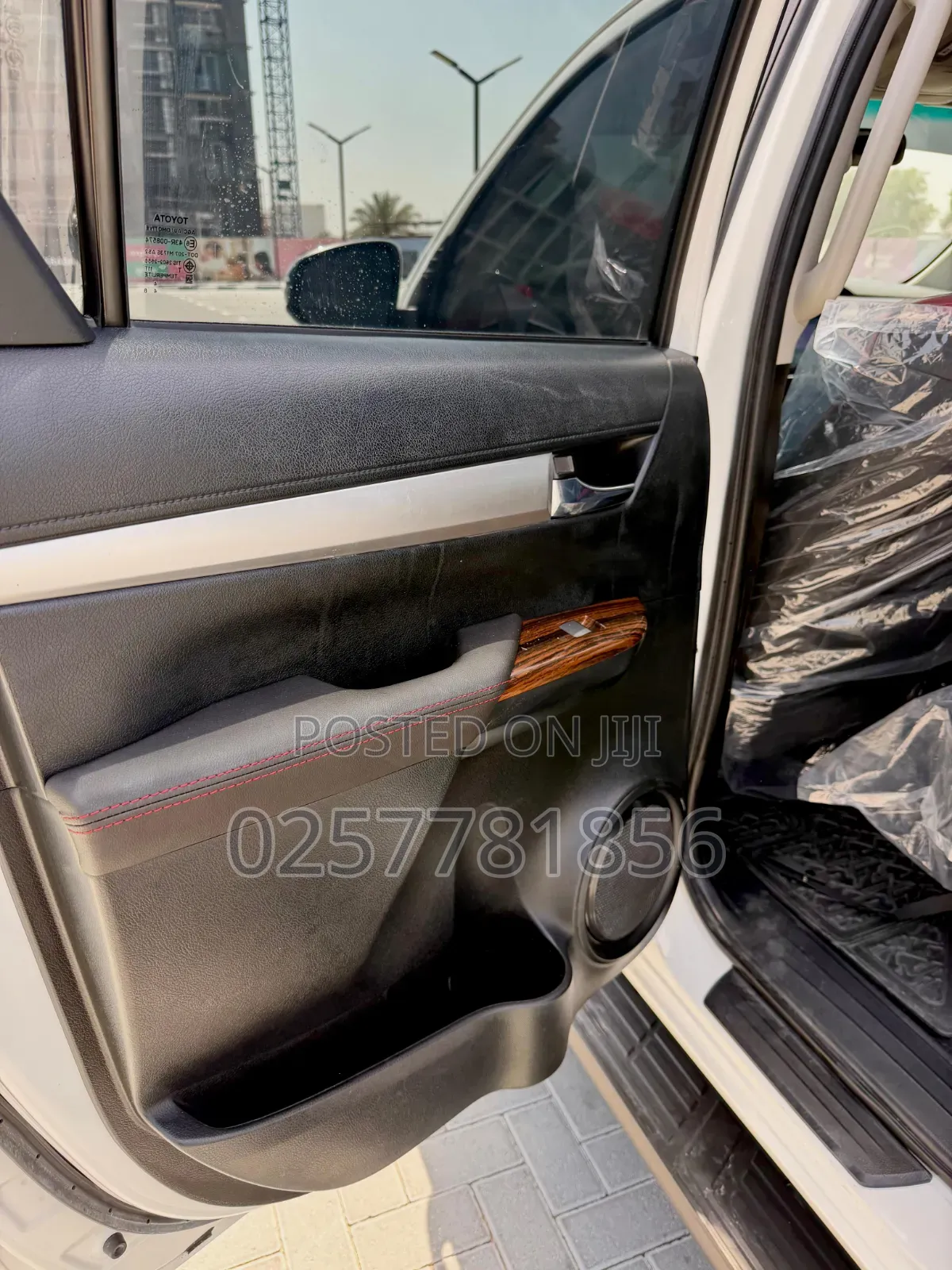 Toyota Hilux 2025 White