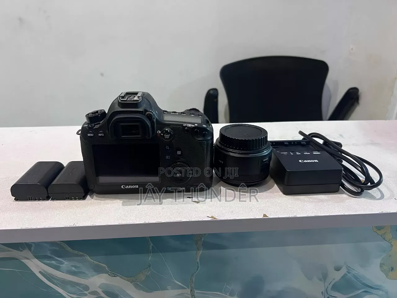 EOS Canon 6D 50mm Lens With 2 Batteries and a Charger