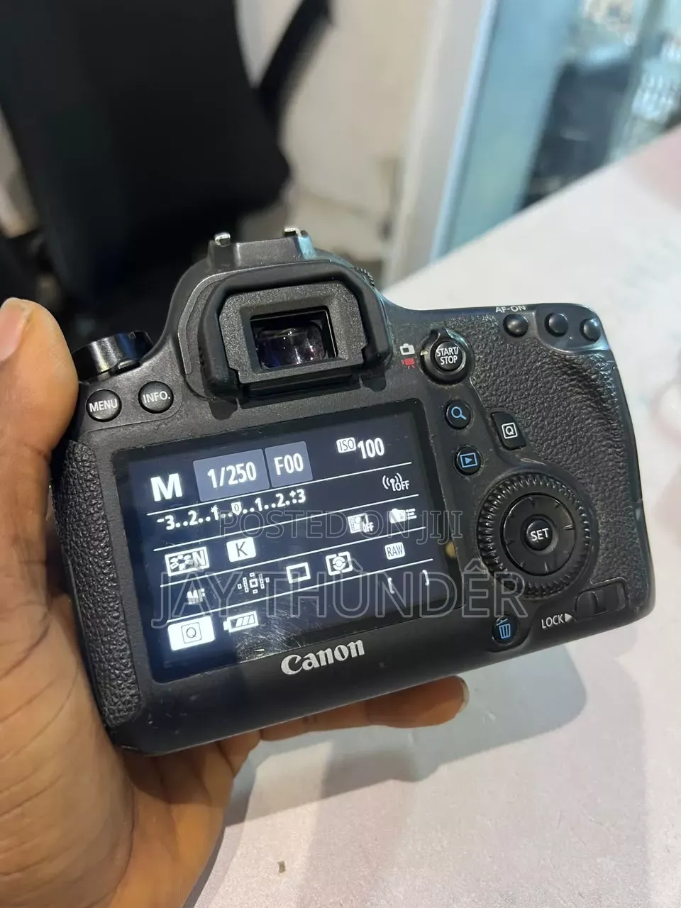EOS Canon 6D 50mm Lens With 2 Batteries and a Charger