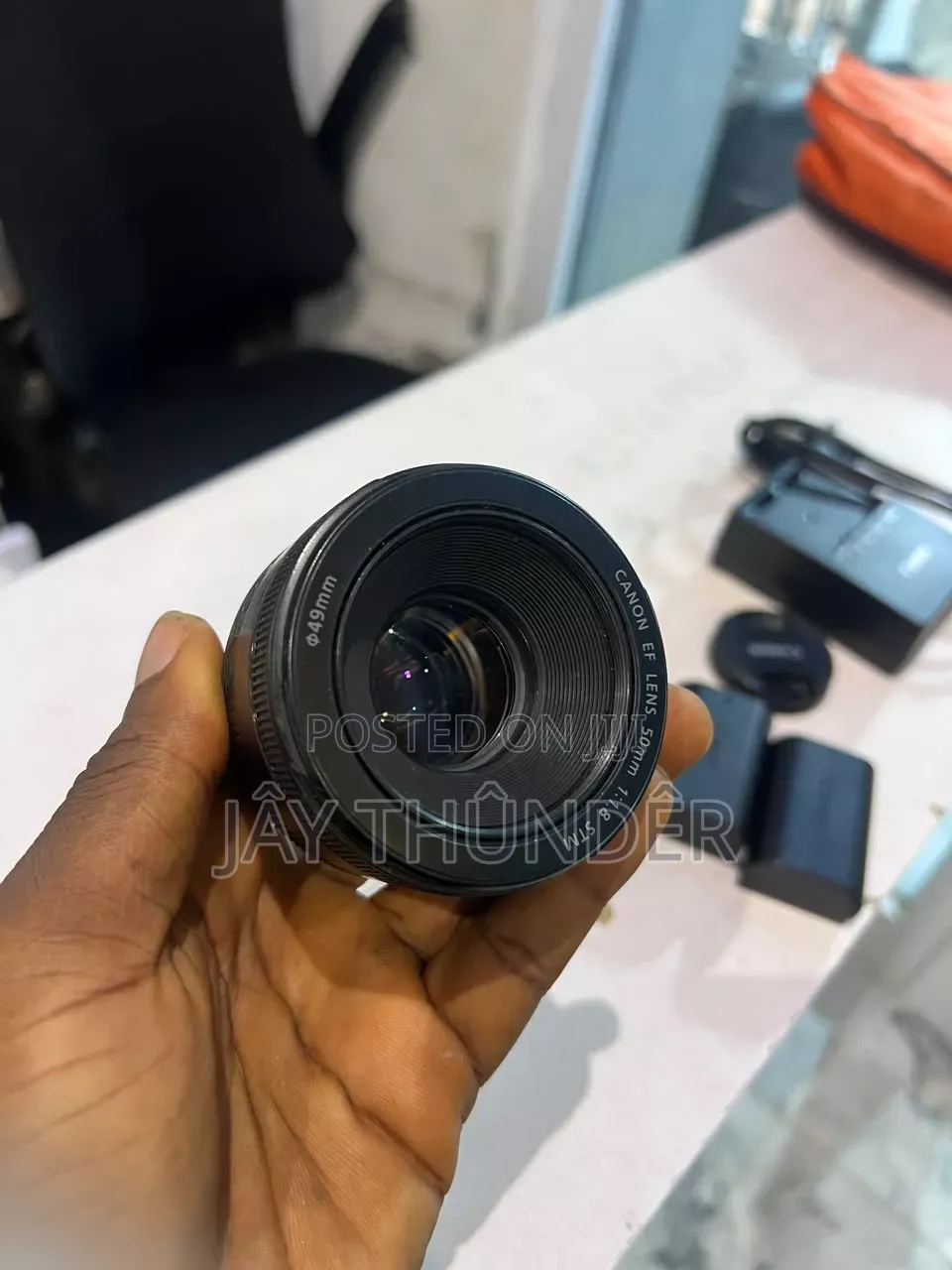 EOS Canon 6D 50mm Lens With 2 Batteries and a Charger