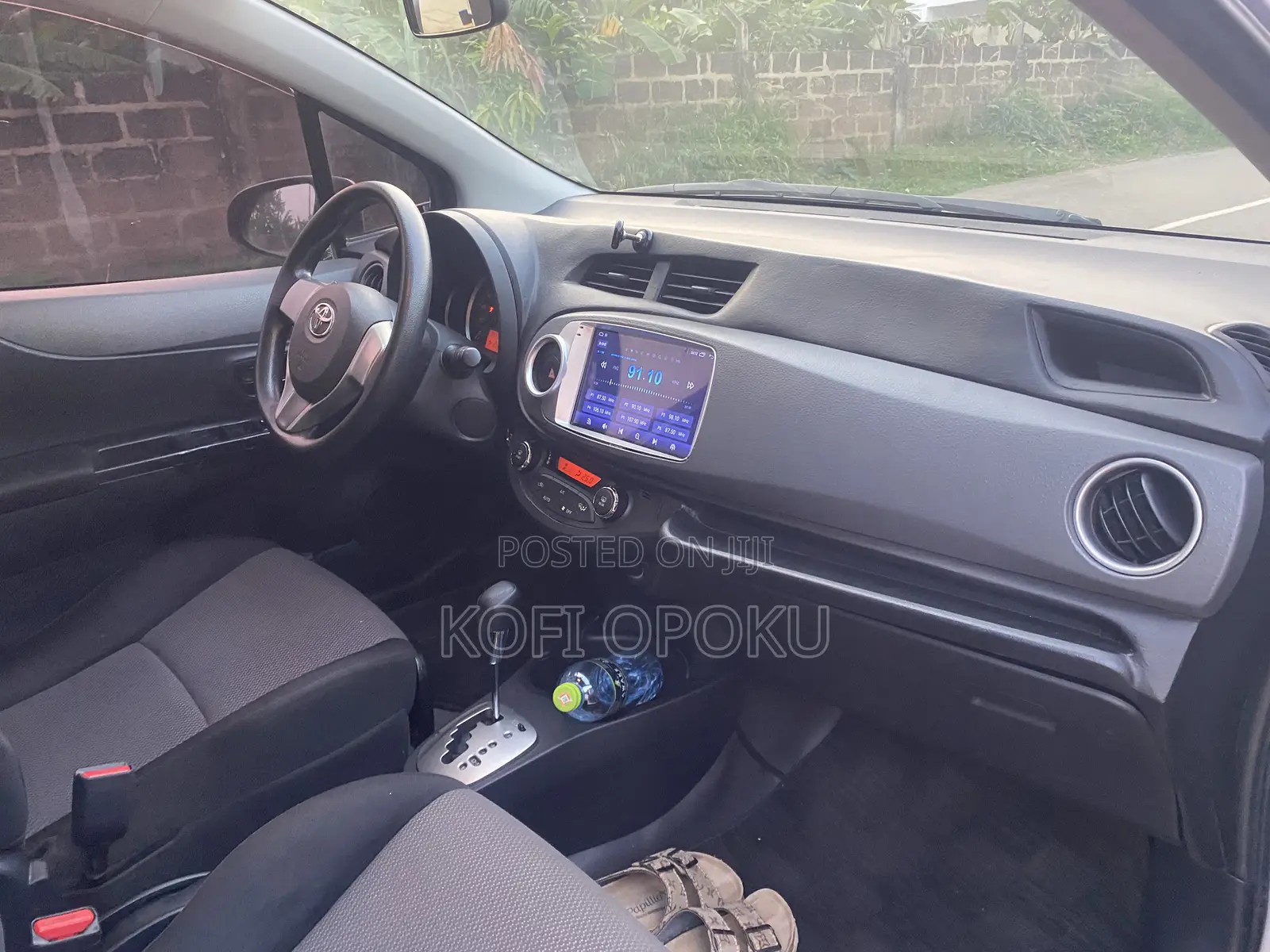 Toyota Vitz 2013 Silver