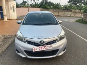 Toyota Vitz 2013 Silver