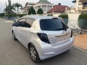 Toyota Vitz 2013 Silver