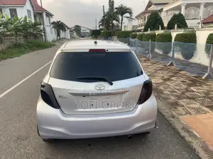 Toyota Vitz 2013 Silver