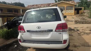Toyota Land Cruiser 2014 White