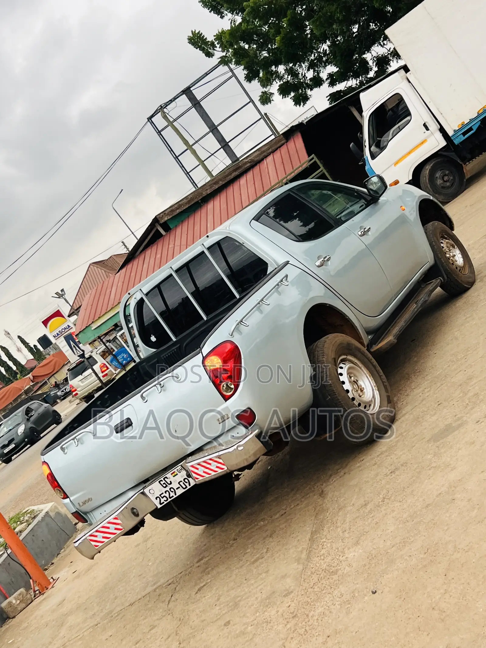 Mitsubishi L200 2009 Gray