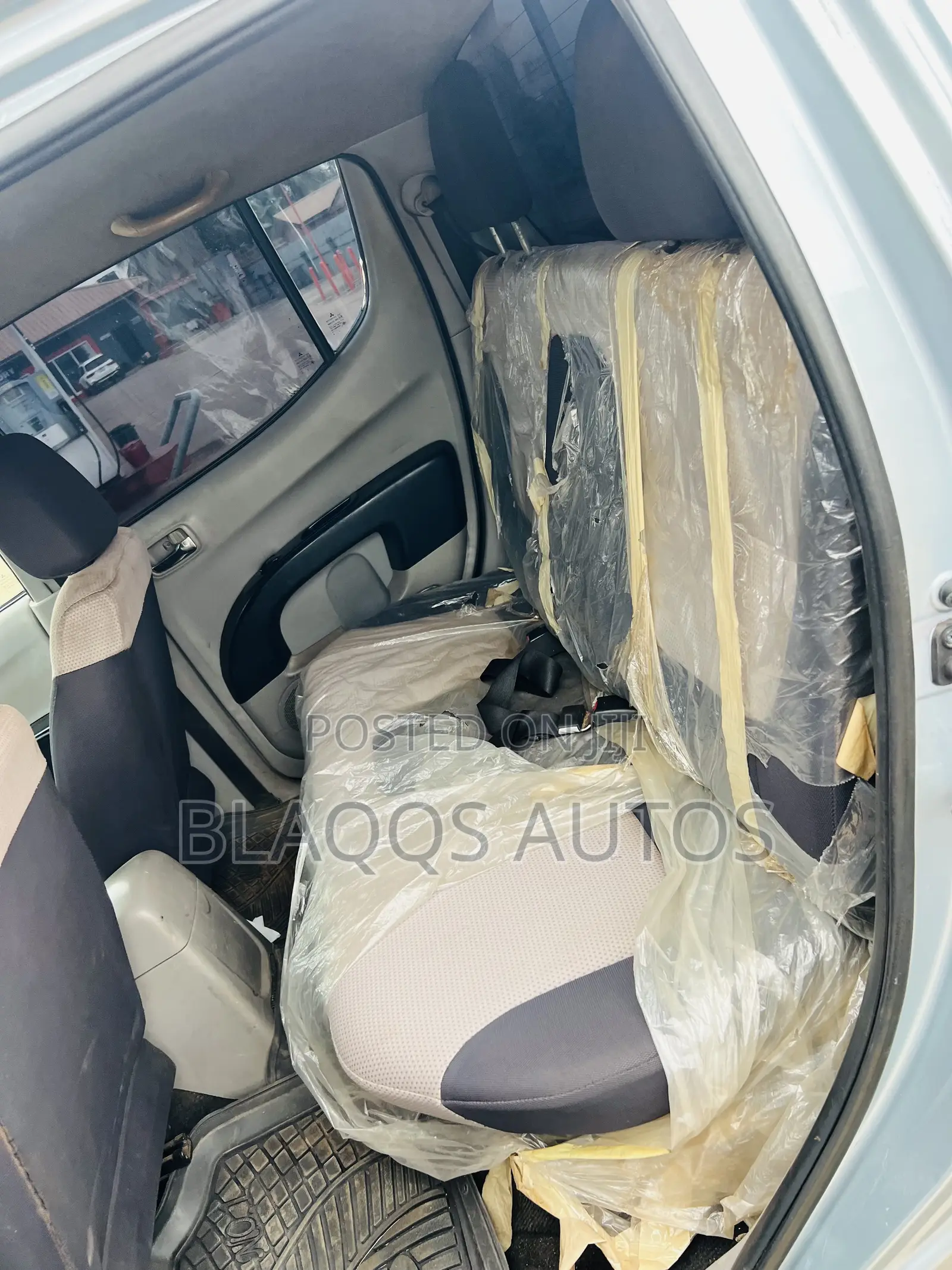 Mitsubishi L200 2009 Gray