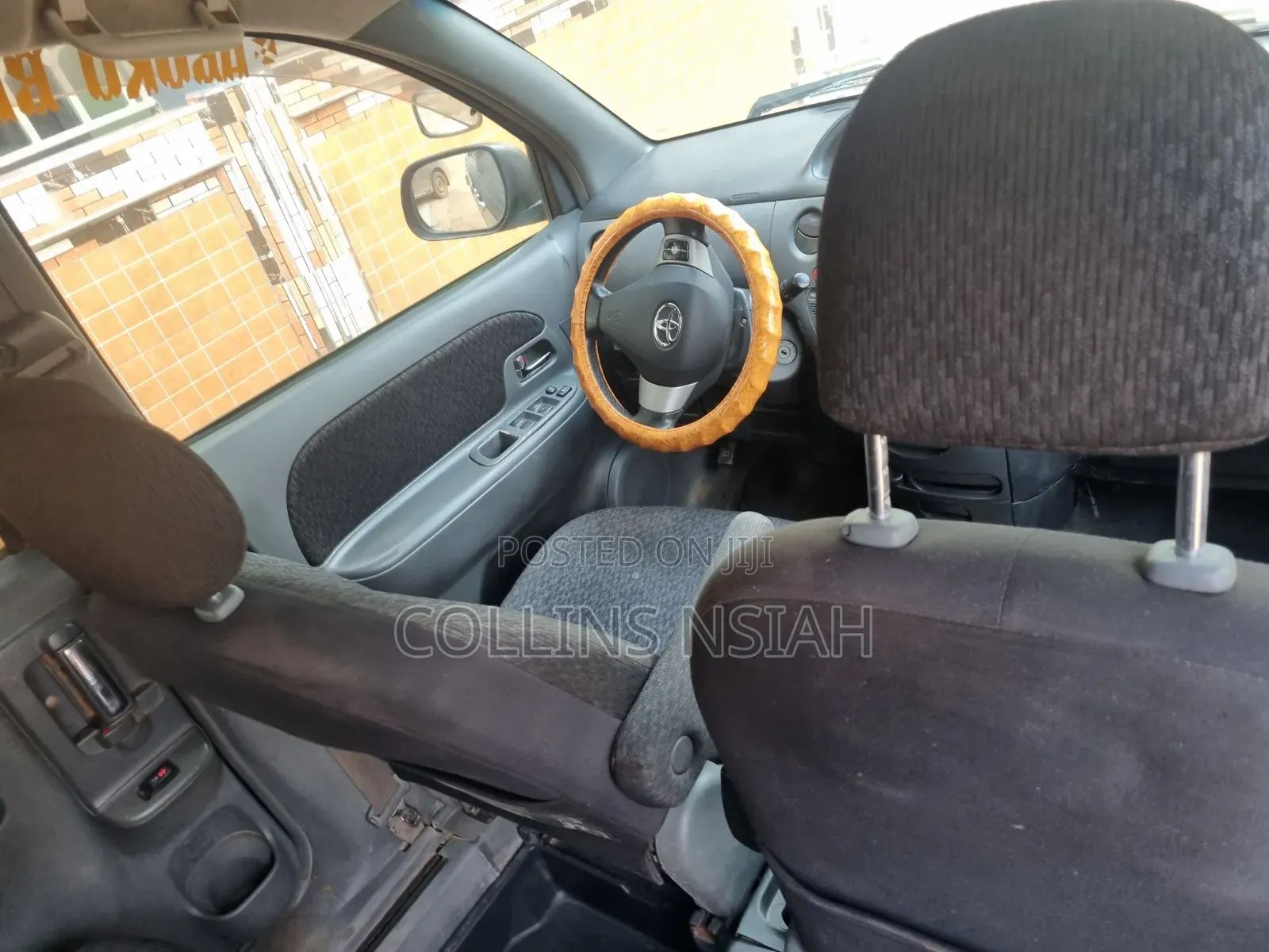 Toyota Sienta 2012 Brown