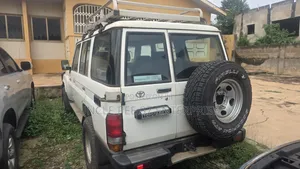 Toyota Land Cruiser 2017 White