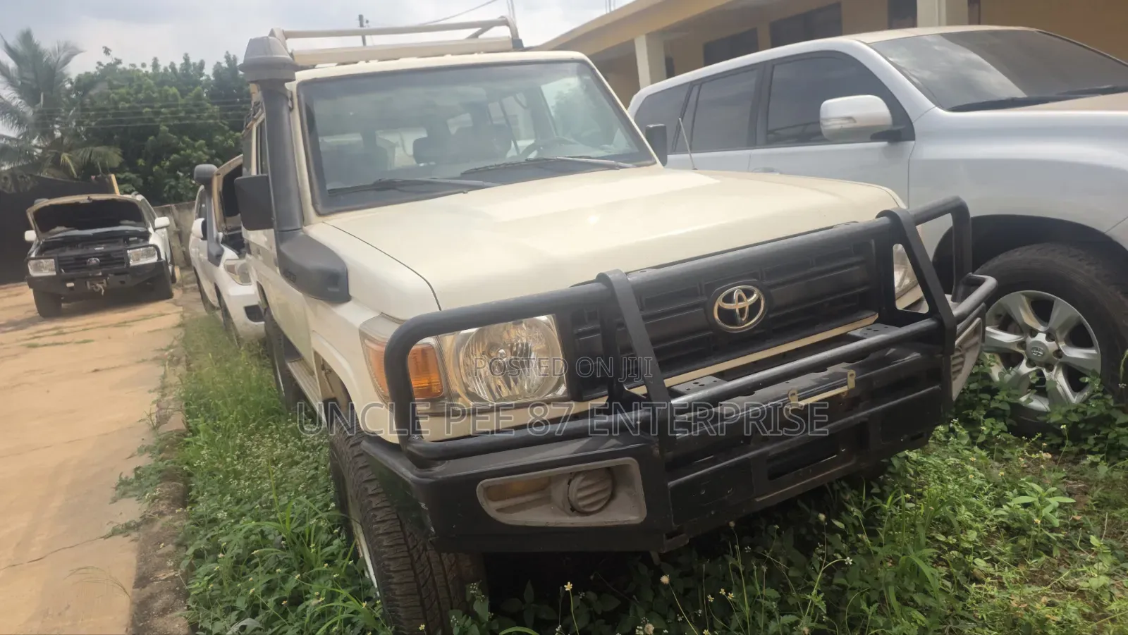 Toyota Land Cruiser 2017 White
