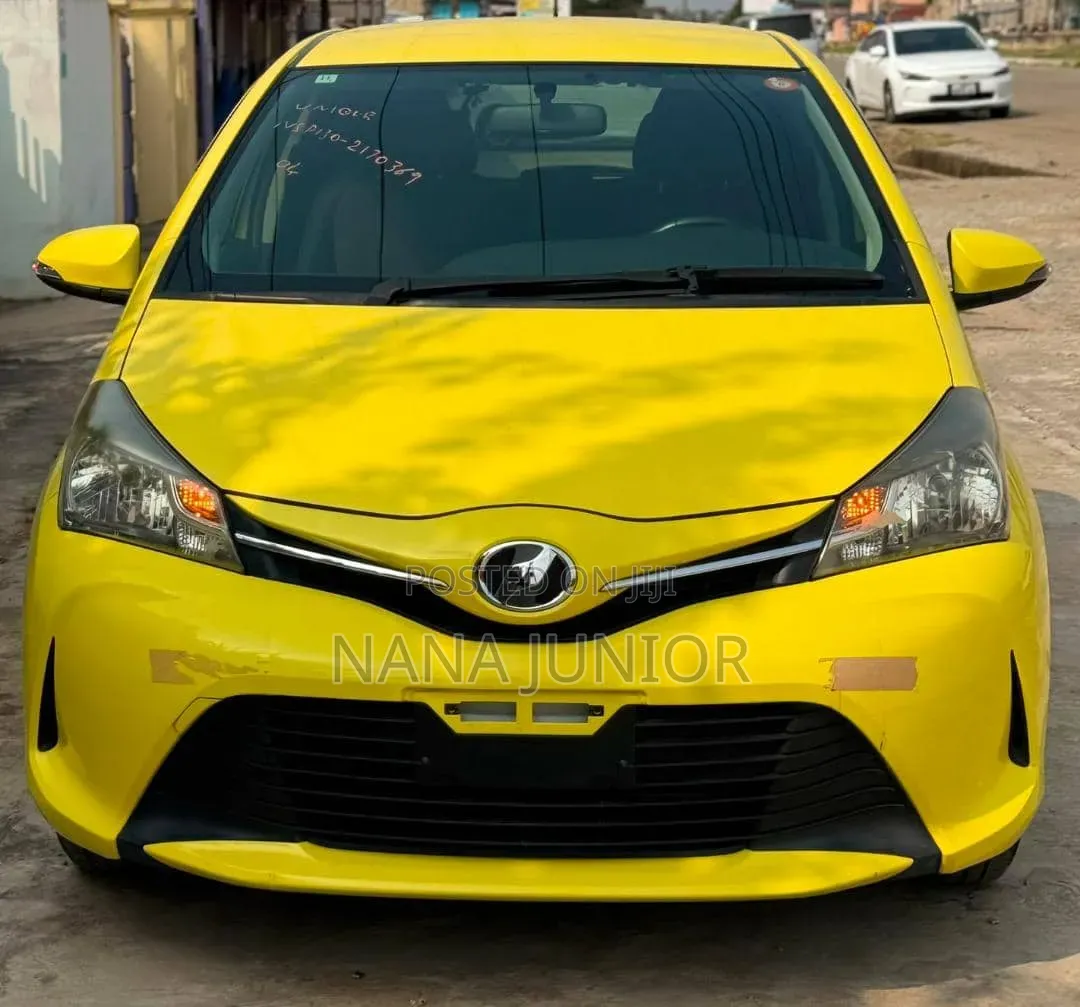 Toyota Vitz 2015 Yellow