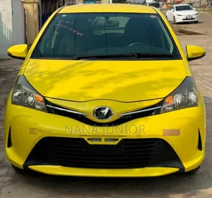 Toyota Vitz 2015 Yellow