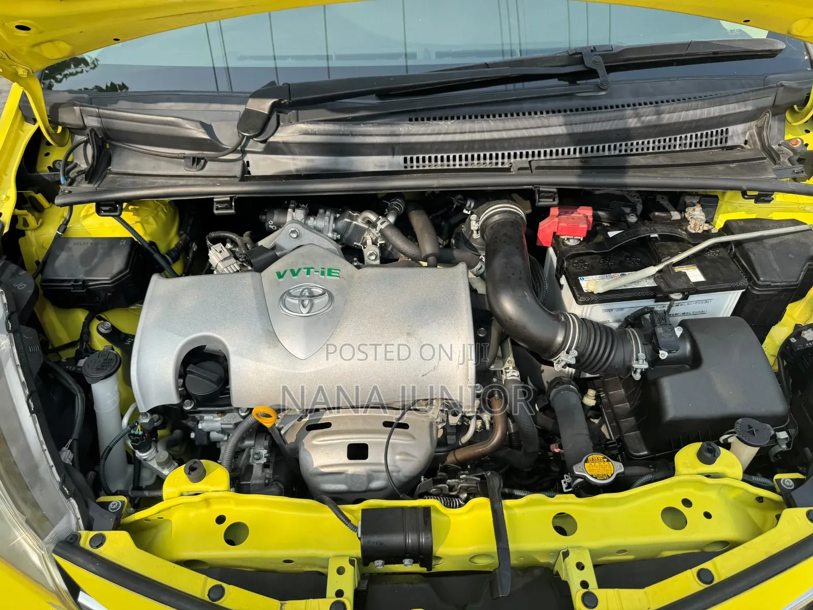 Toyota Vitz 2015 Yellow