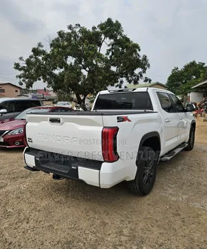 Toyota Tundra 2024 White