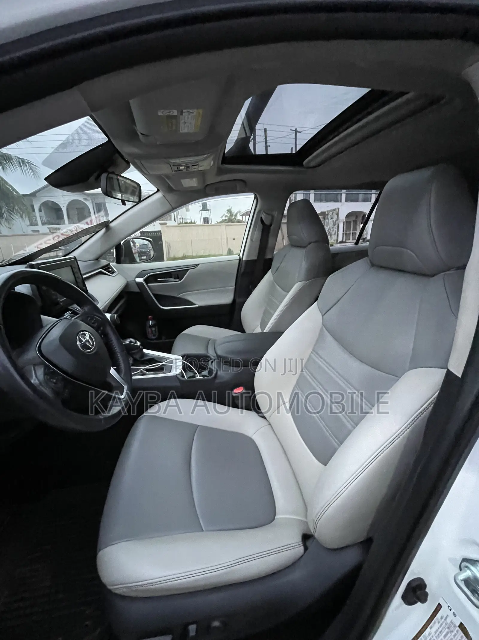 Toyota RAV4 2020 White