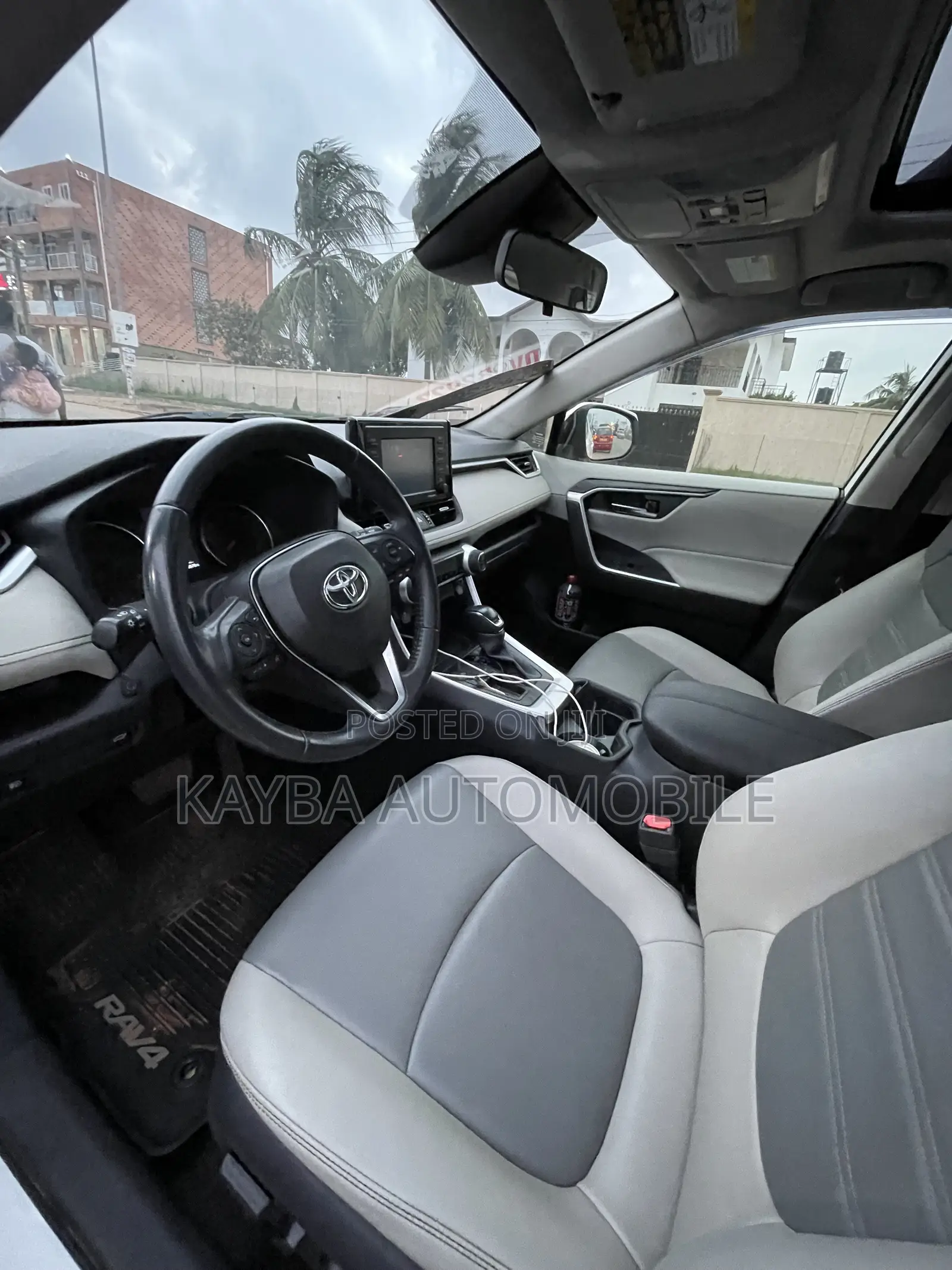 Toyota RAV4 2020 White
